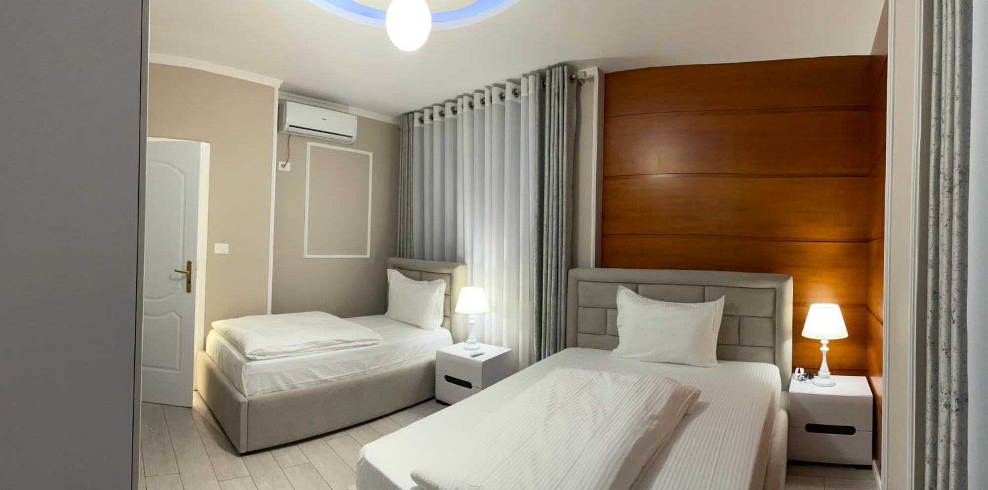 Sun Tower Luxury Suite-View From Of Tirana Center Zewnętrze zdjęcie