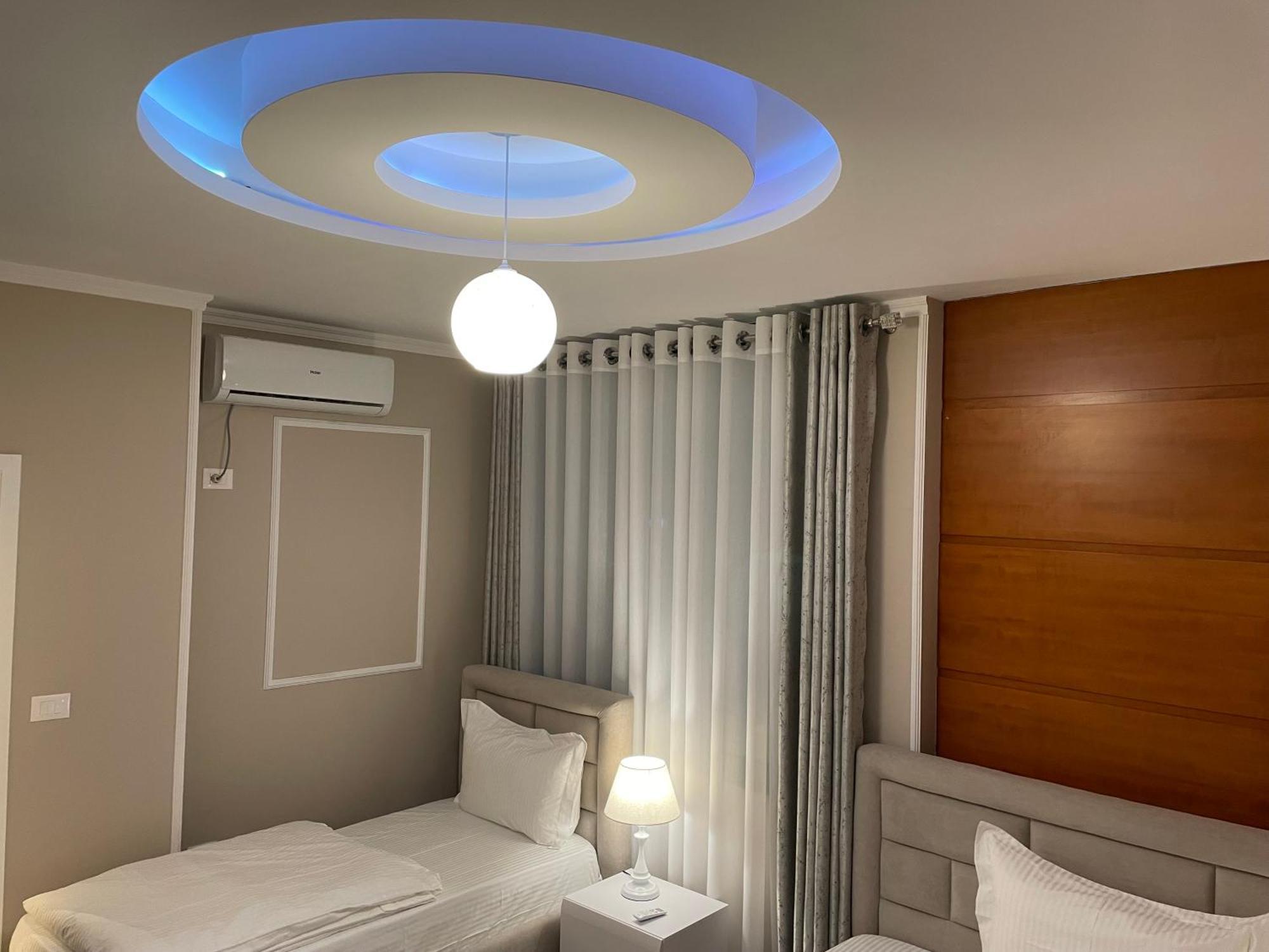 Sun Tower Luxury Suite-View From Of Tirana Center Zewnętrze zdjęcie